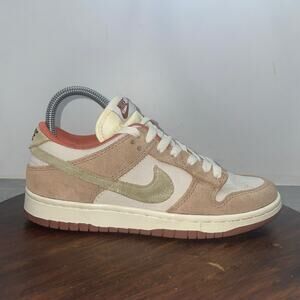 Nike DD1390-100 Dunk Low Medium Curry Sneakers Shoes Comfort Woman’s Size 6.5
